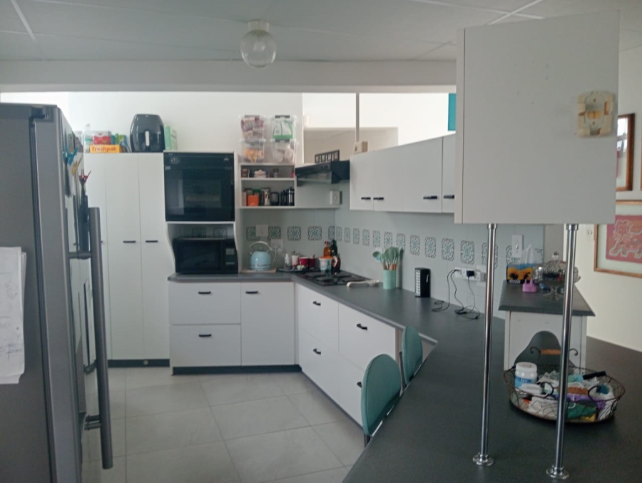 3 Bedroom Property for Sale in Wavecrest Eastern Cape